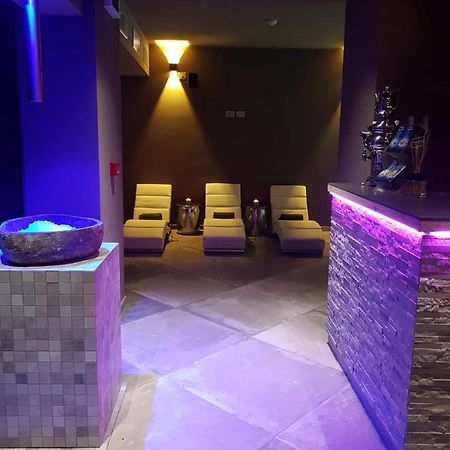 Hotel Torre Antica Loano Bagian luar foto