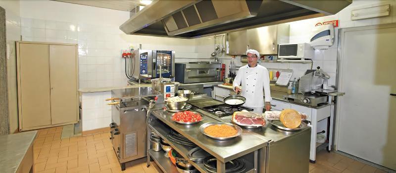 Hotel Torre Antica Loano Bagian luar foto