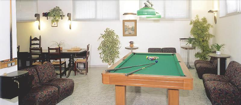 Hotel Torre Antica Loano Bagian luar foto