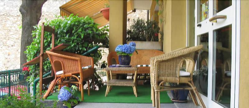 Hotel Torre Antica Loano Bagian luar foto