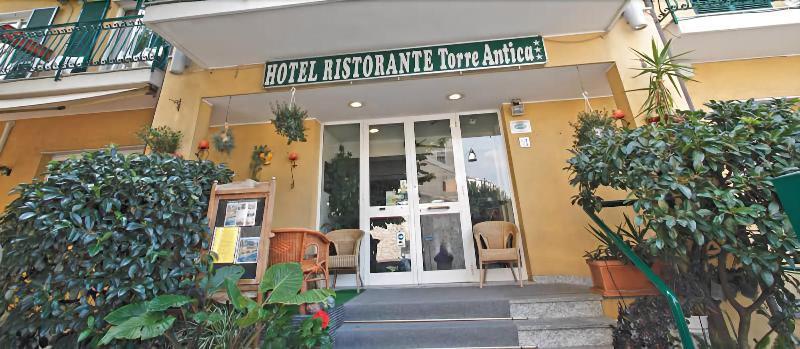 Hotel Torre Antica Loano Bagian luar foto