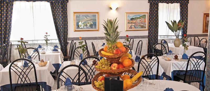 Hotel Torre Antica Loano Bagian luar foto