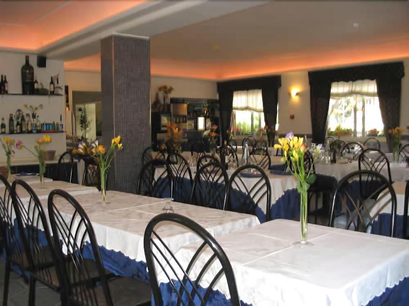 Hotel Torre Antica Loano Bagian luar foto