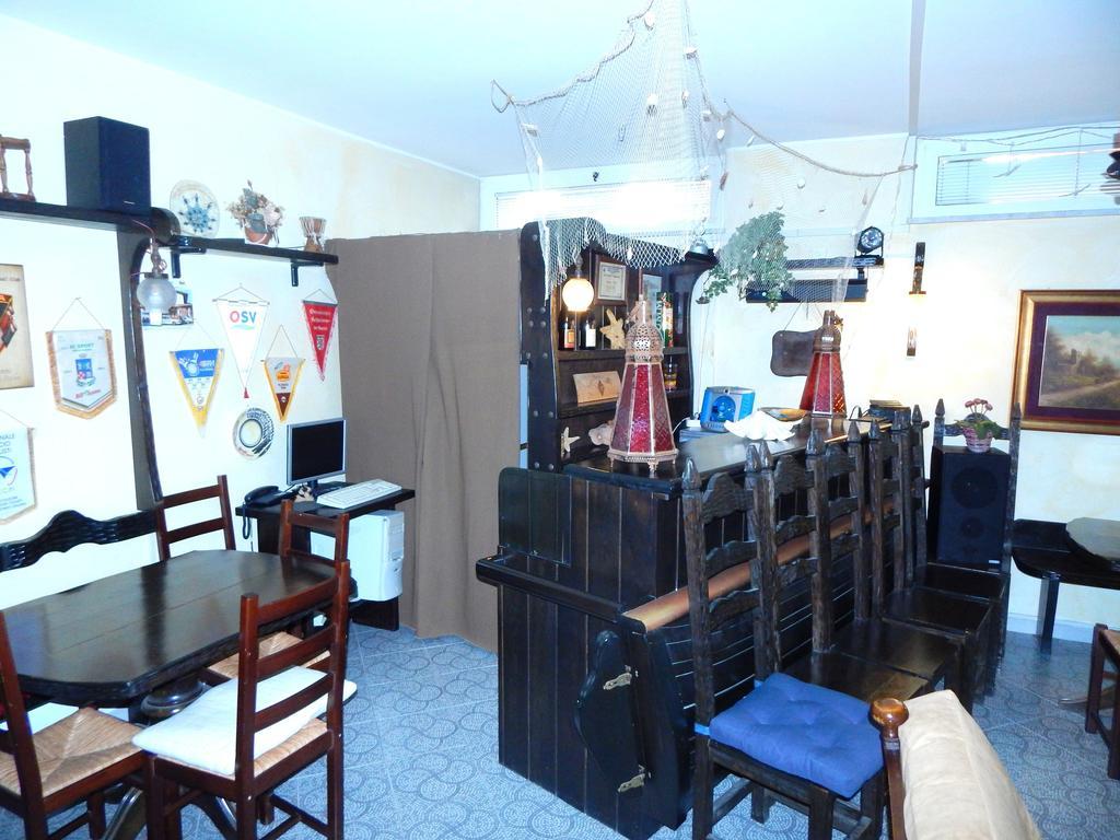 Hotel Torre Antica Loano Bagian luar foto