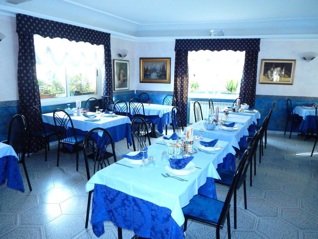 Hotel Torre Antica Loano Bagian luar foto